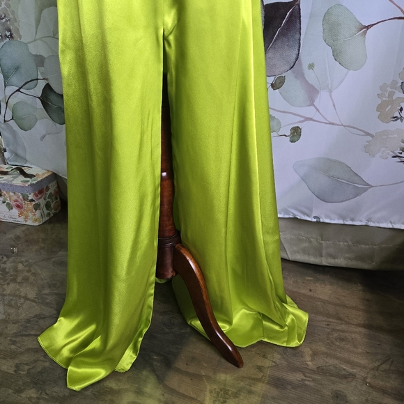 JULES & CLEO | V-Neck Dress with Crystal Straps in Charmeuse (Lemon Lime) sz 4 - Picture 5 of 10